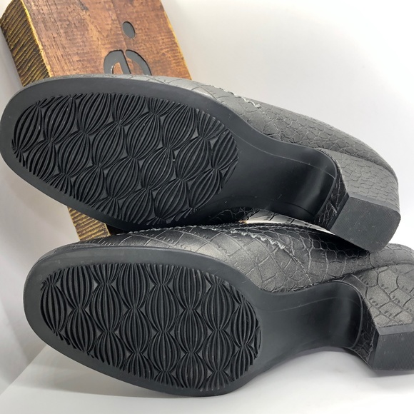 RIALTO Comfort Vette Croc Embossed Faux Leather Mules-7W - Picture 15 of 16